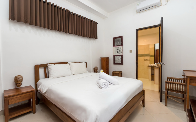 Вилла Casa Yenny Balinese Style Seminyak Kuta