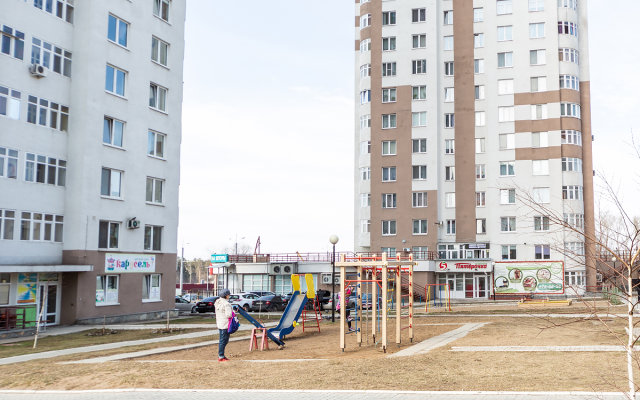 Kosmonavtov 215 Apartments