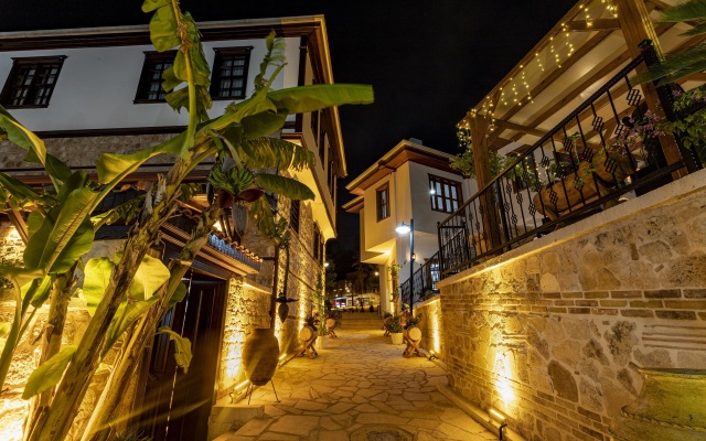 WOO Town Suites Hotel