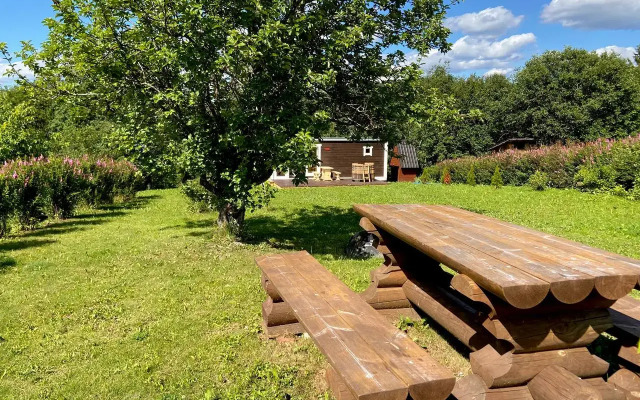 Khizhina U Ozera Guest house