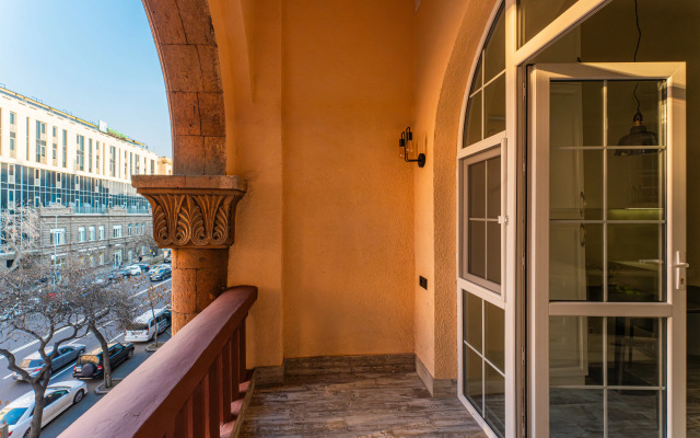 KeyGo #0118, 1 Bedroom, Near Republic Square Apartments