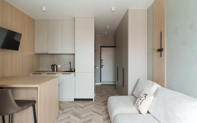 1-Kom Studiya, Minsk-Mir Flat