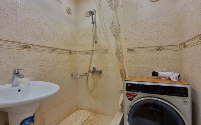 Na Lva Tolstogo Flat