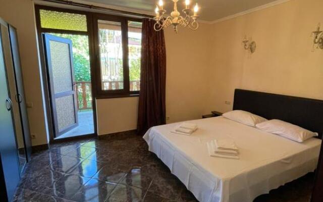 Kamila Private House