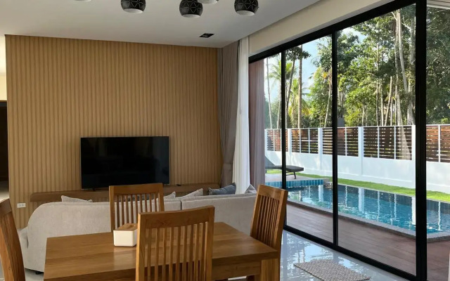 Level Villas, Villa
