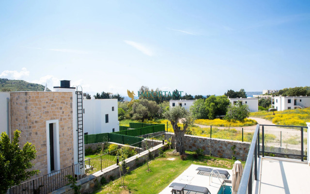BD498-Gümüşlükte 4 Odalı Özel Havuzlu Villa