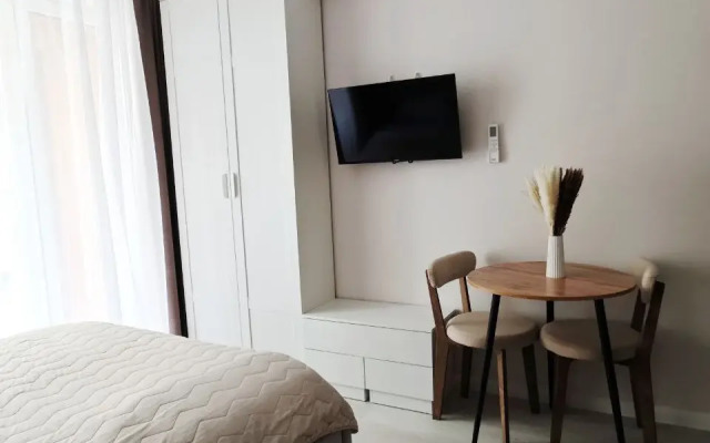 S Dizaynerskim Remontom I Vidom Na More Flat