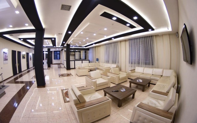 Astola Hotel