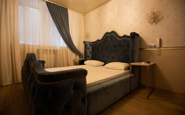 Trefen Arbat Hotel