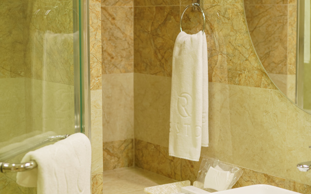 Reston Hotel & Spa