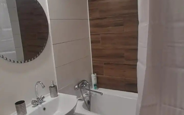 Na Naberezhnoy Bresta Flat