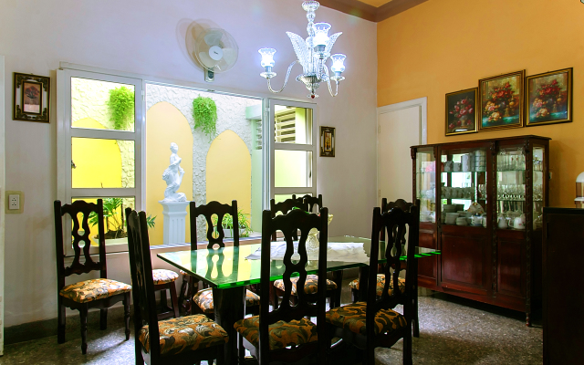 Hostal Yakelyn Mini-Hotel