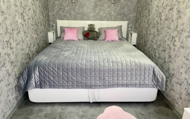 Queen Rooms Apartments