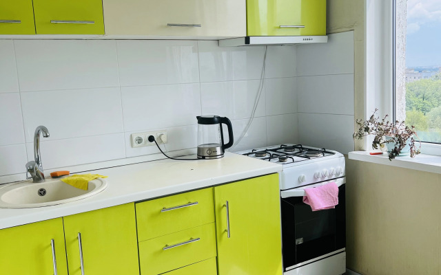 U Muzeya Yantarya Flat