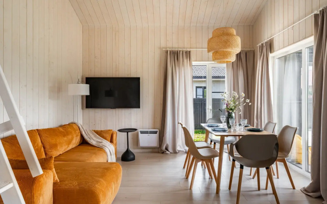 Частный дом с горячим джакузи на террасе