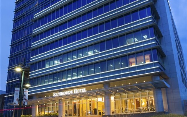 Отель Richmonde Hotel Iloilo