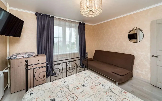 Na Ulitse Zhukova 17b Apartments