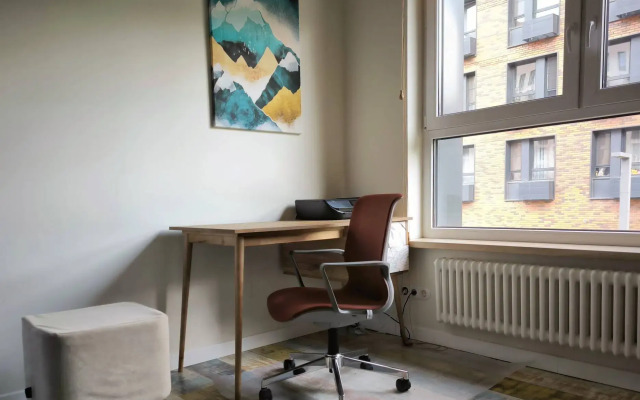 Квартира Комфортная с Просторной Гостиной, Спальней, Детской, Кабинетом и Двумя Санузлами