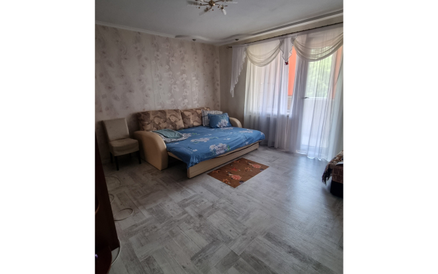 Luchshaya Gakuna Flat