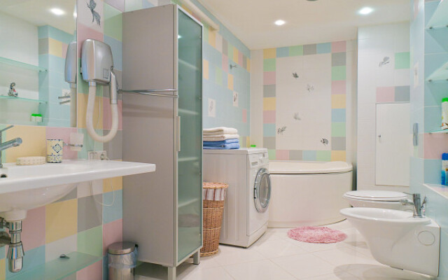 4-komnatnye HomeApart Storozhovskaya, 8 Apartments