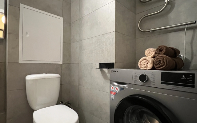 Yevro 2-kom Loginova 7/2-488 Apartments