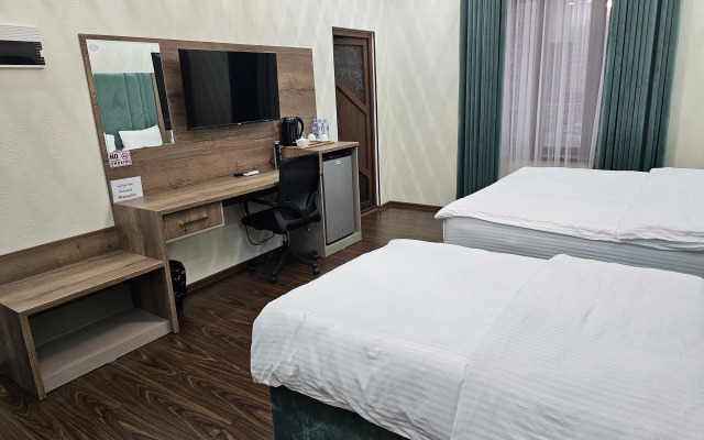 Sharq Hotel