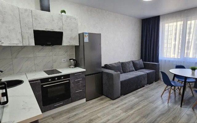 Апартаменты с современным ремонтом и панорамным видом из окна