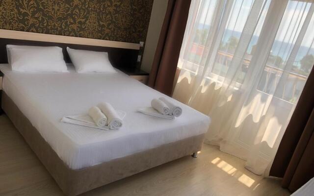 Loo-Sunrise Guest House