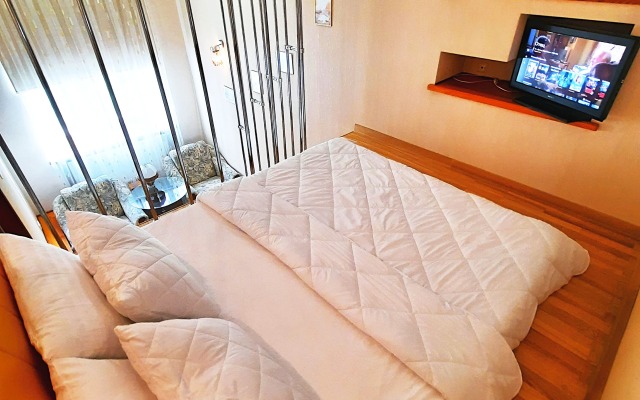 Апартаменты 4 метра над Уровнем Неба Alex