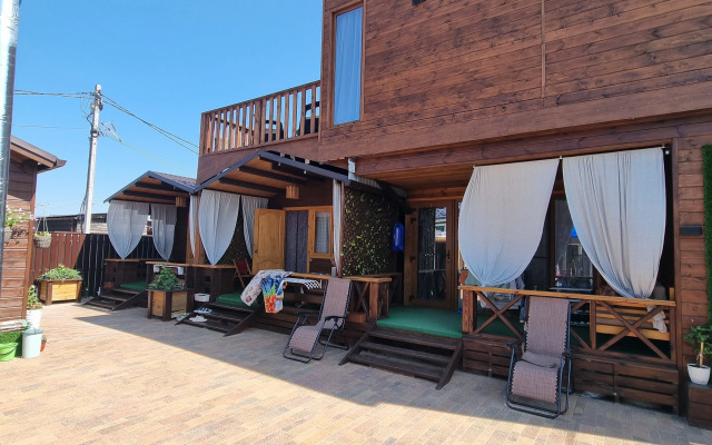 Viktoriya Guest House