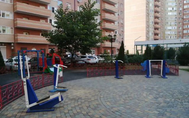 Cozy house near the park Galitskogo Apartments
