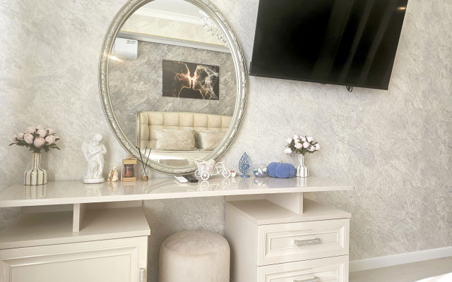 Raydas Na Pestova 5/1 Flat