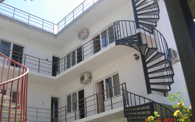 Vera Guest House