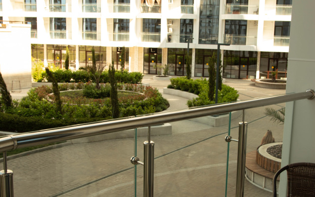 Квартира Студия с Дизайнерским Ремонтом на Черноморском Побережье