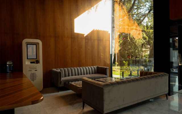 Lenina 217a S Basseynom Hotel