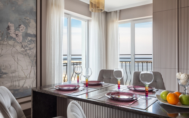 Квартира с Панорамным Видом на Море