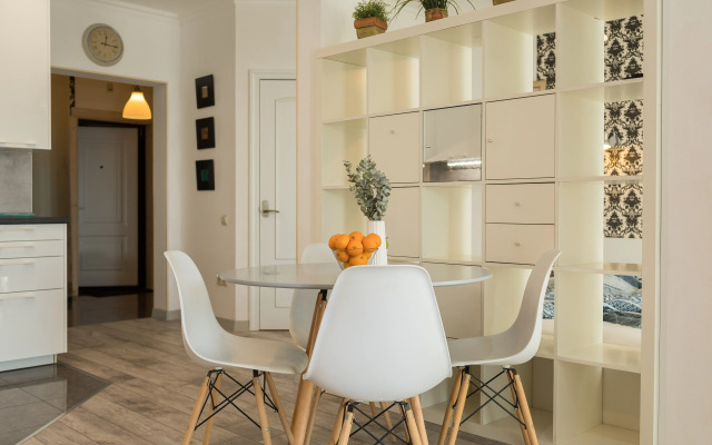 Na Bogdana Khmelnitskogo 10 Flat