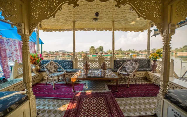 Отель Swan Group Of Houseboats