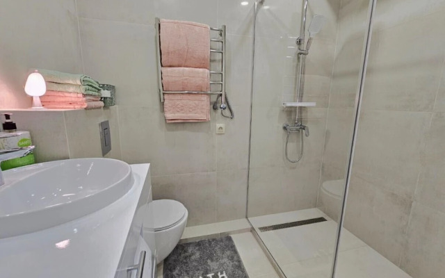 Na Ul Staroshosseynaya 5k8 Apartments