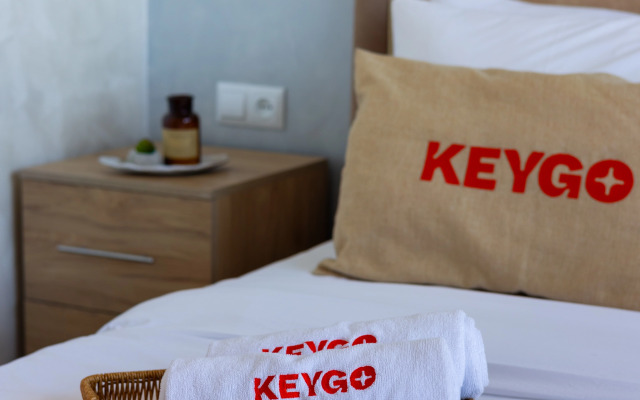 KeyGo #0026, 1 Bedroom, Next To English Park Apartments