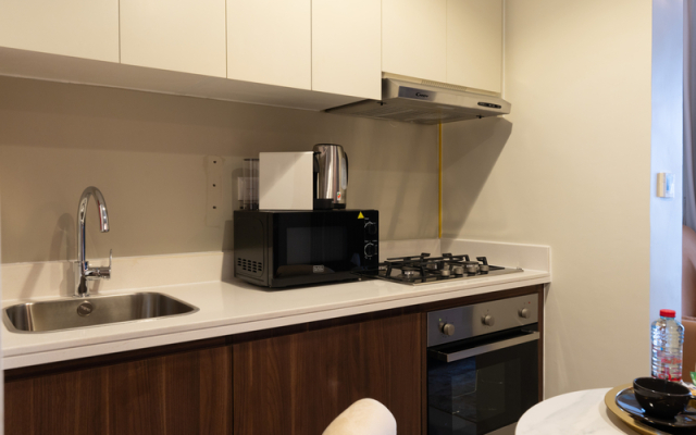 Keyrock Living Lakeview in Business Bay Apartments