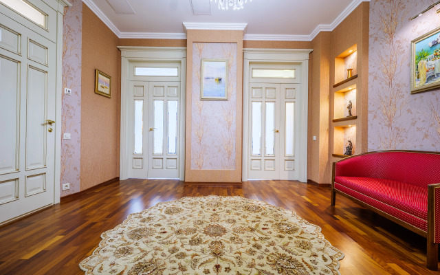 Апартаменты Роскошная квартира Классика с видом на парк