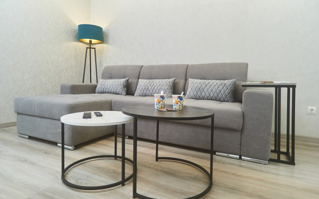 Dvukhkomnatnye Kak Doma 58 Na Mira 78 Apartments