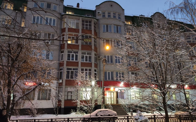 S kaminom dlya 3kh vzroslykh i 2kh detey Flat