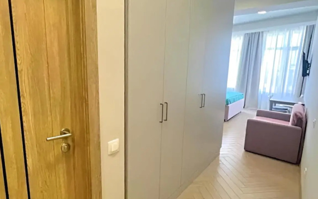 Apartamenty Uyutnaya 3kh Mestnaya Studiya S Balkonom Flat