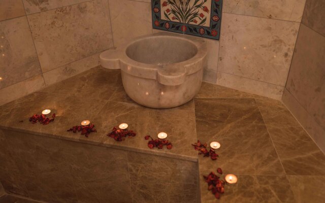 Solo Cave Suites Hotel