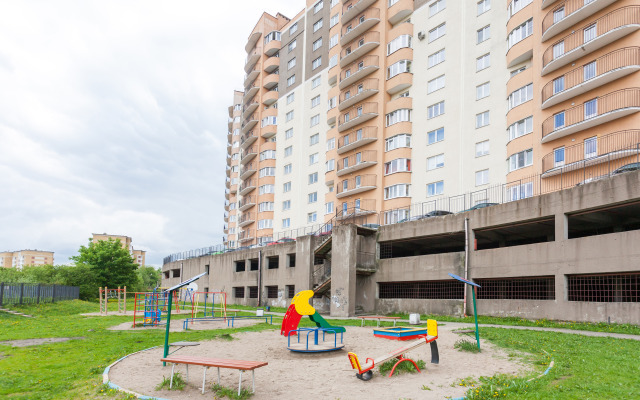 Zhivi Legko Na YUriya Gagarina Flat
