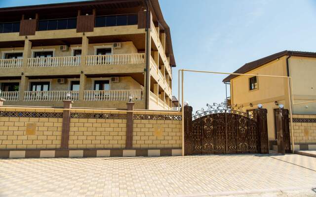 Чеховъ Береговое