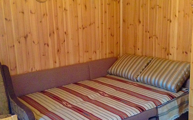 Uyutnaya Studiya V Chastnom Sektore S Parkovkoy Private house