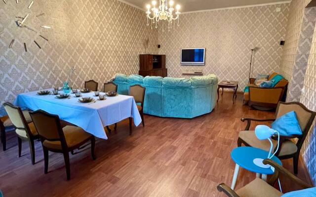 SivakApart Ryadom S Dvortsovoy Ploschadyyu Apartments